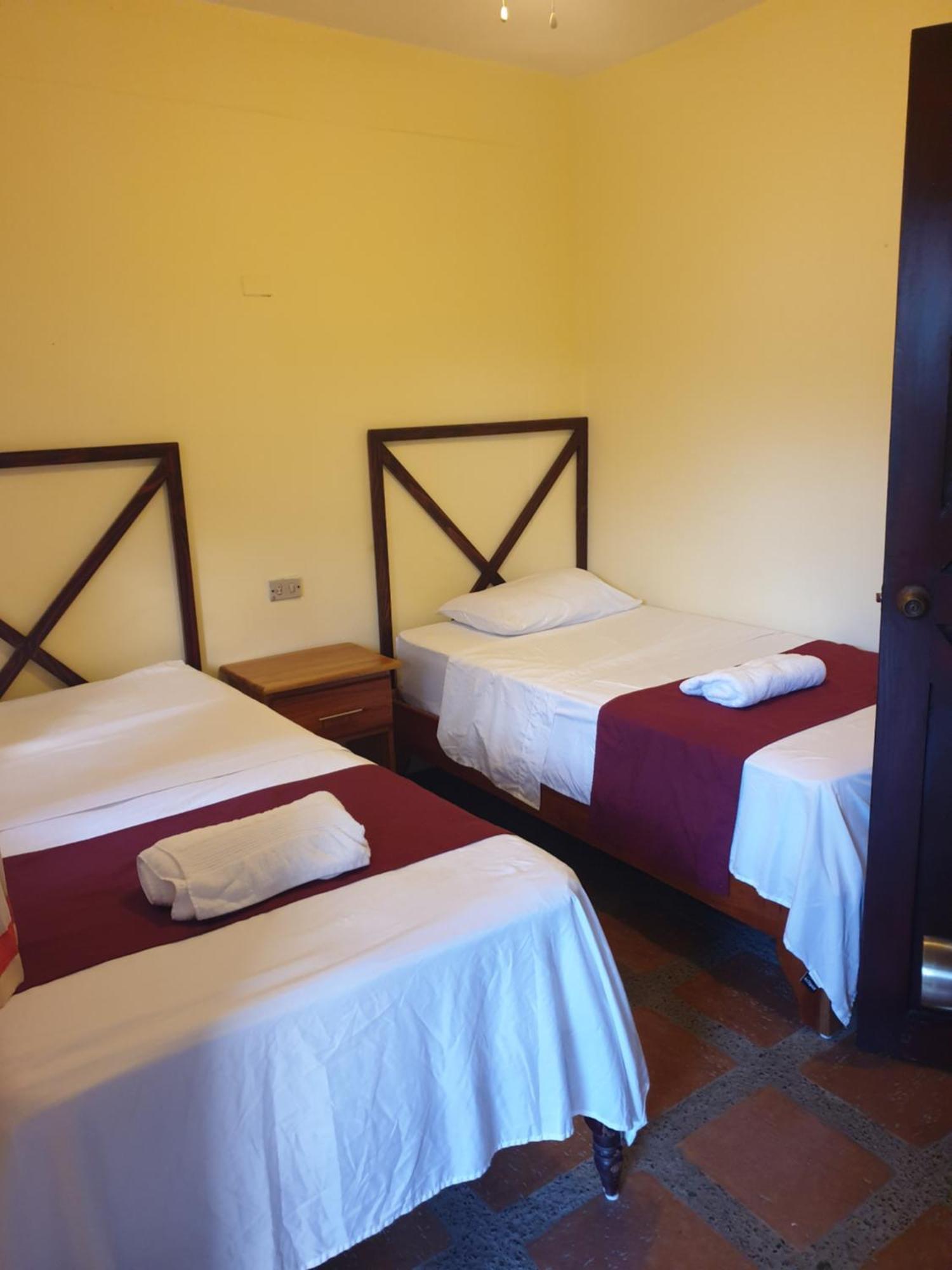 Hotel Ліберія Екстер'єр фото