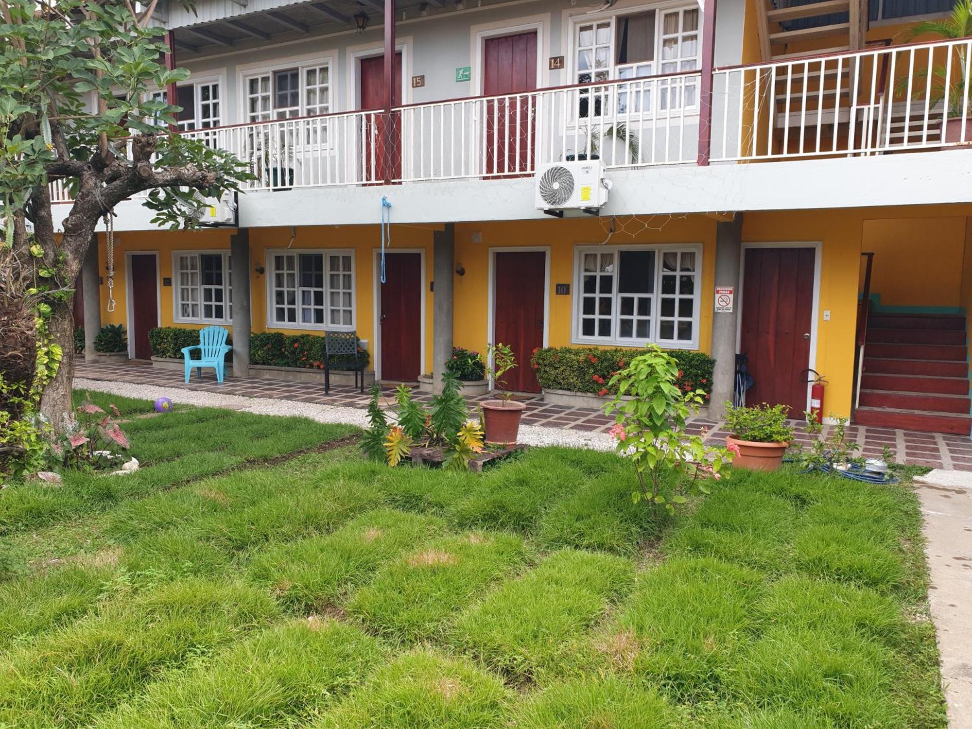 Hotel Ліберія Екстер'єр фото